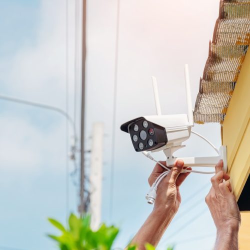 technicians-are-installing-a-wireless-cctv-camera-